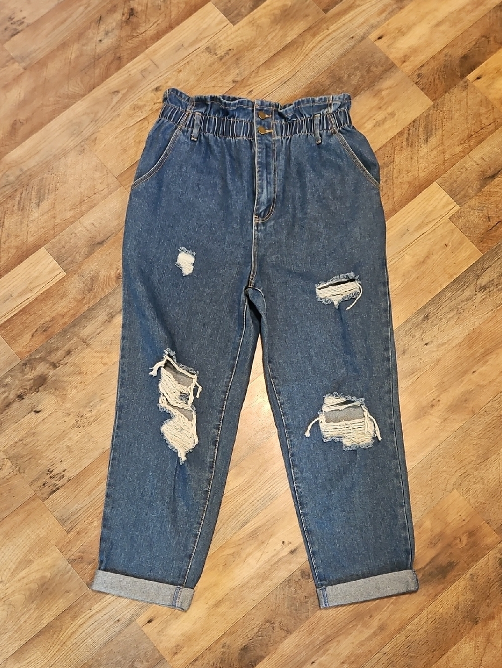 👖Forever 21 Elastic Waist Paperbag Distressed Jeans